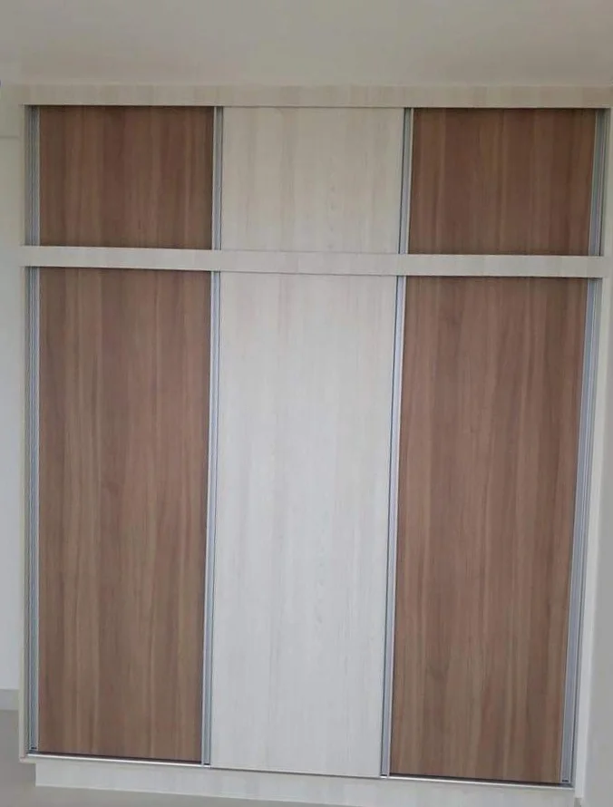 Quarto planejado com cabeceira estofada