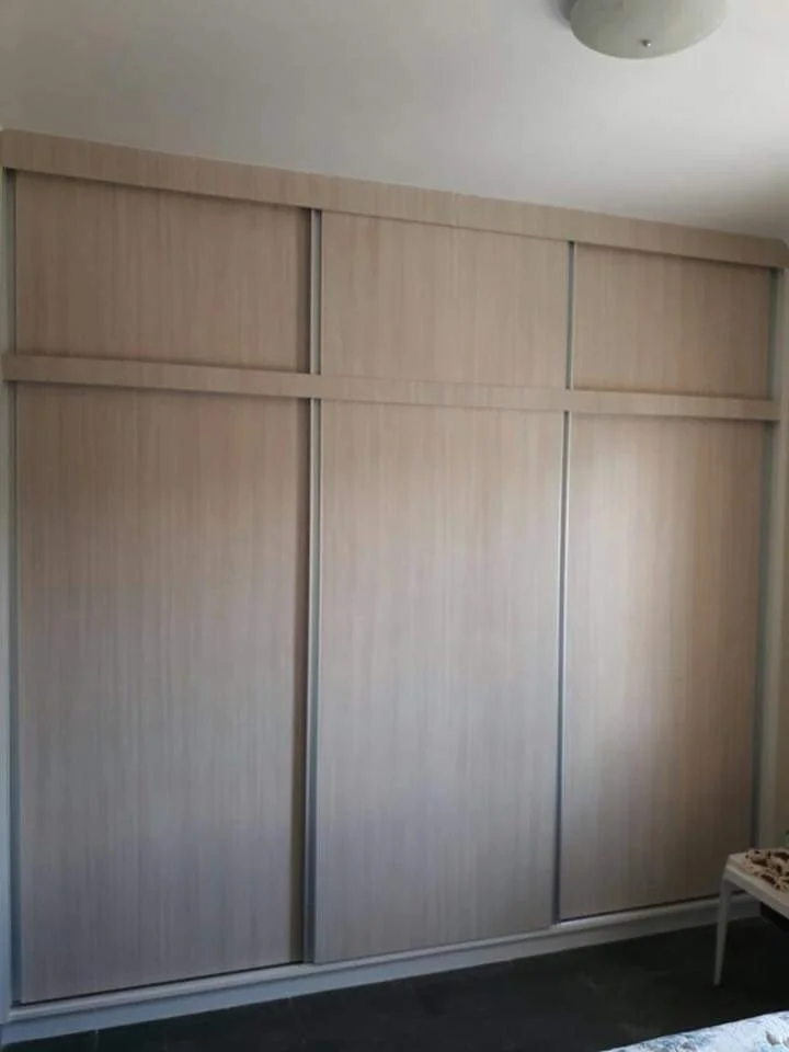 Closet planejado com iluminação LED